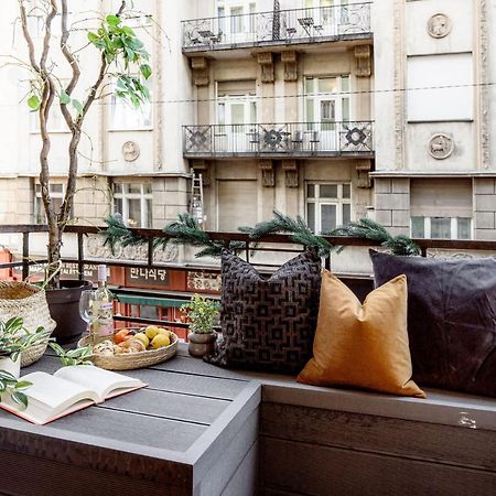 Chill On The Screened Balcony-Budapest Most Historic Landmarks Bagian luar foto